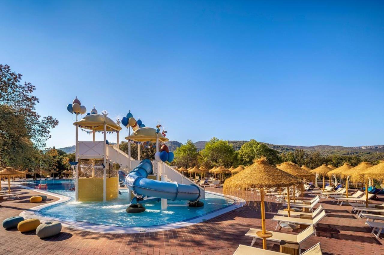 Trim Sunny Apartments By Valamar Stari Grad  Eksteriør billede