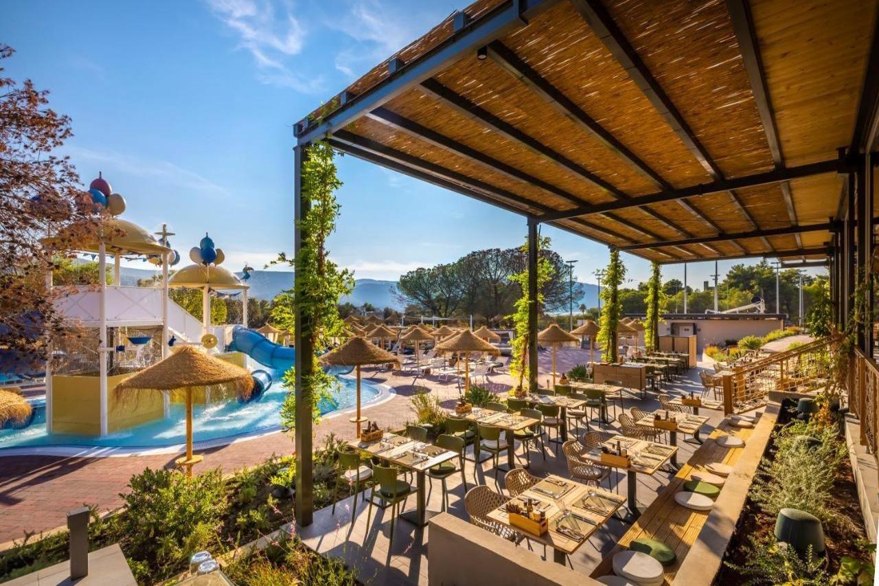 Trim Sunny Apartments By Valamar Stari Grad  Eksteriør billede