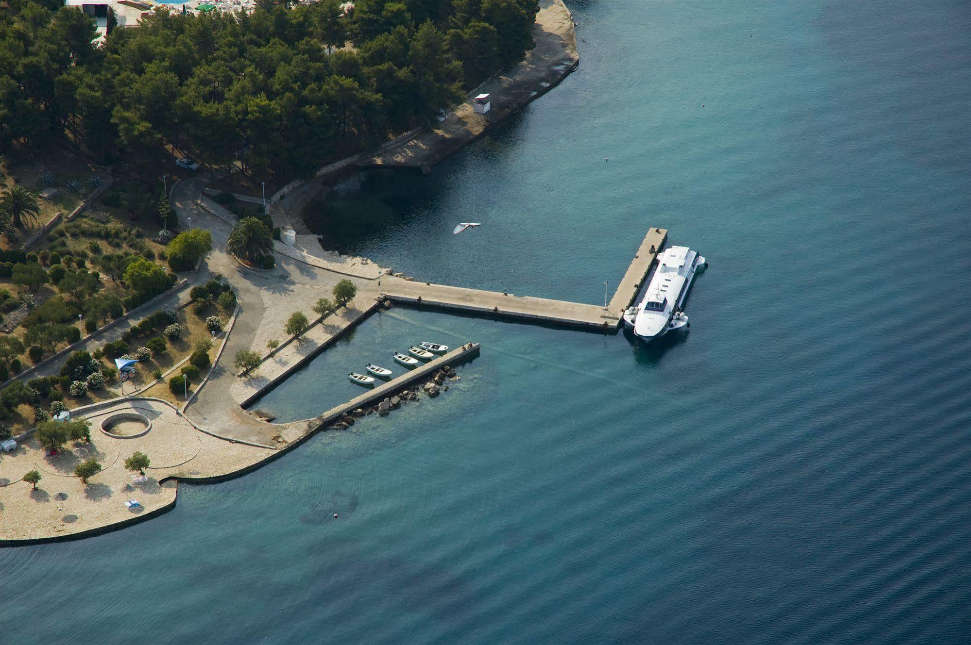 Trim Sunny Apartments By Valamar Stari Grad  Eksteriør billede