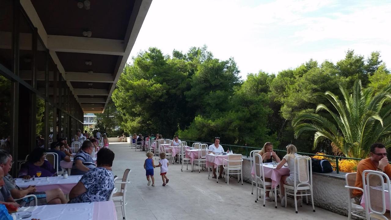 Trim Sunny Apartments By Valamar Stari Grad  Eksteriør billede